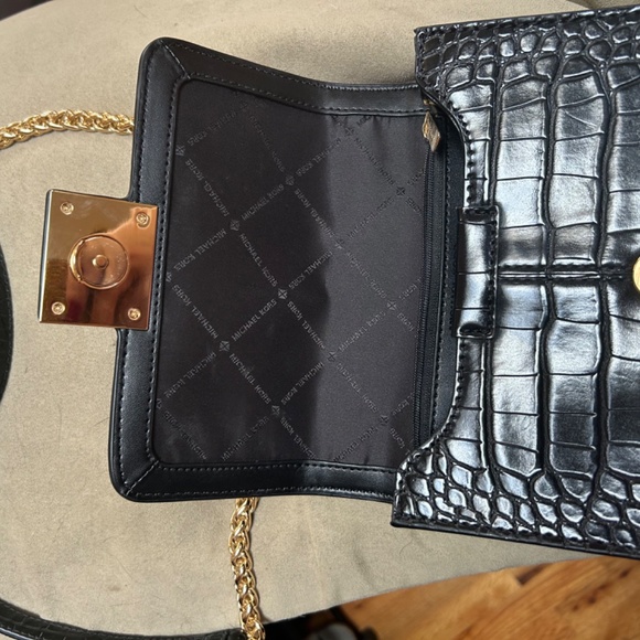 Michael Kors Crossbody - Picture 3 of 5